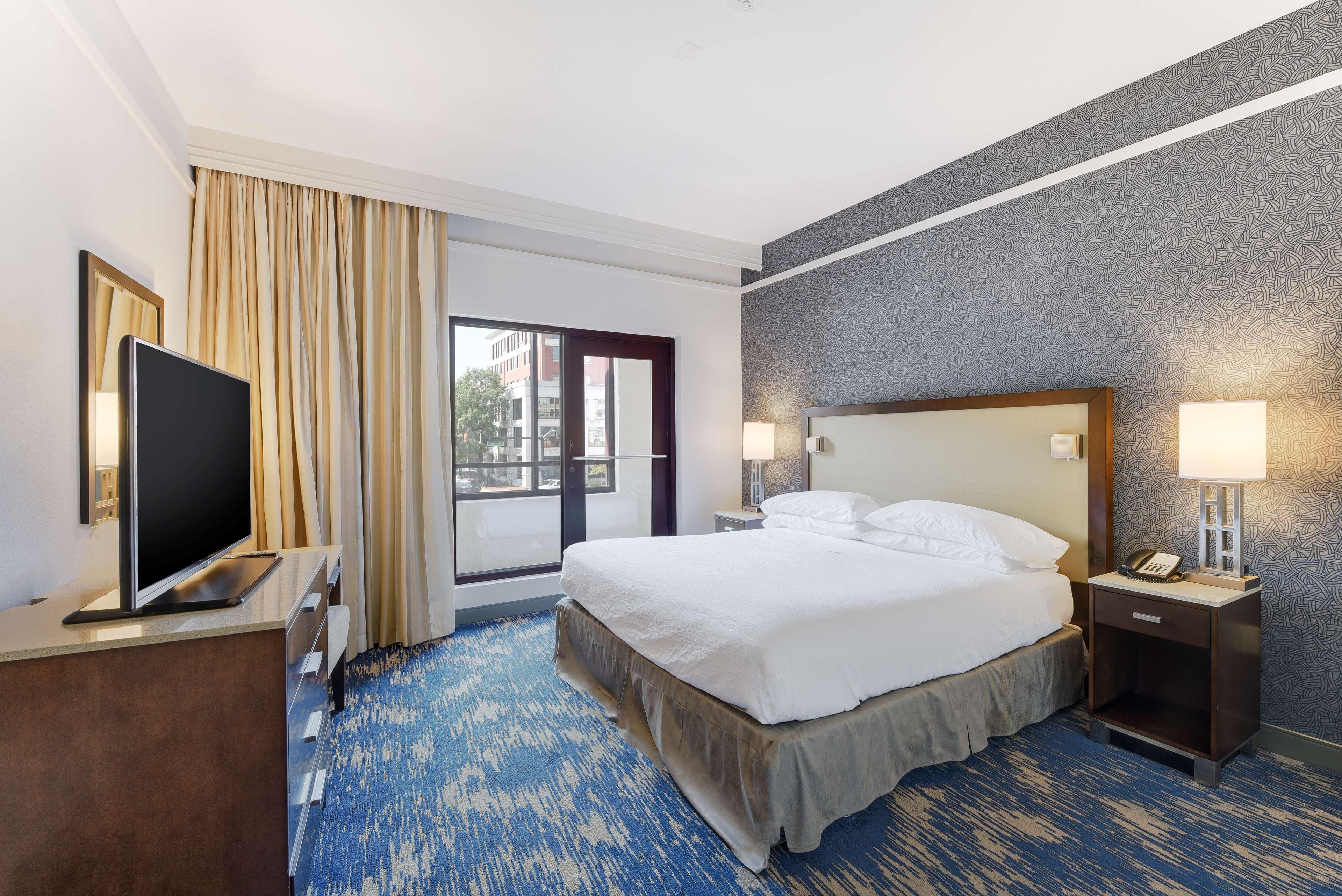 Embassy Suites By Hilton Alexandria Old Town Eksteriør bilde