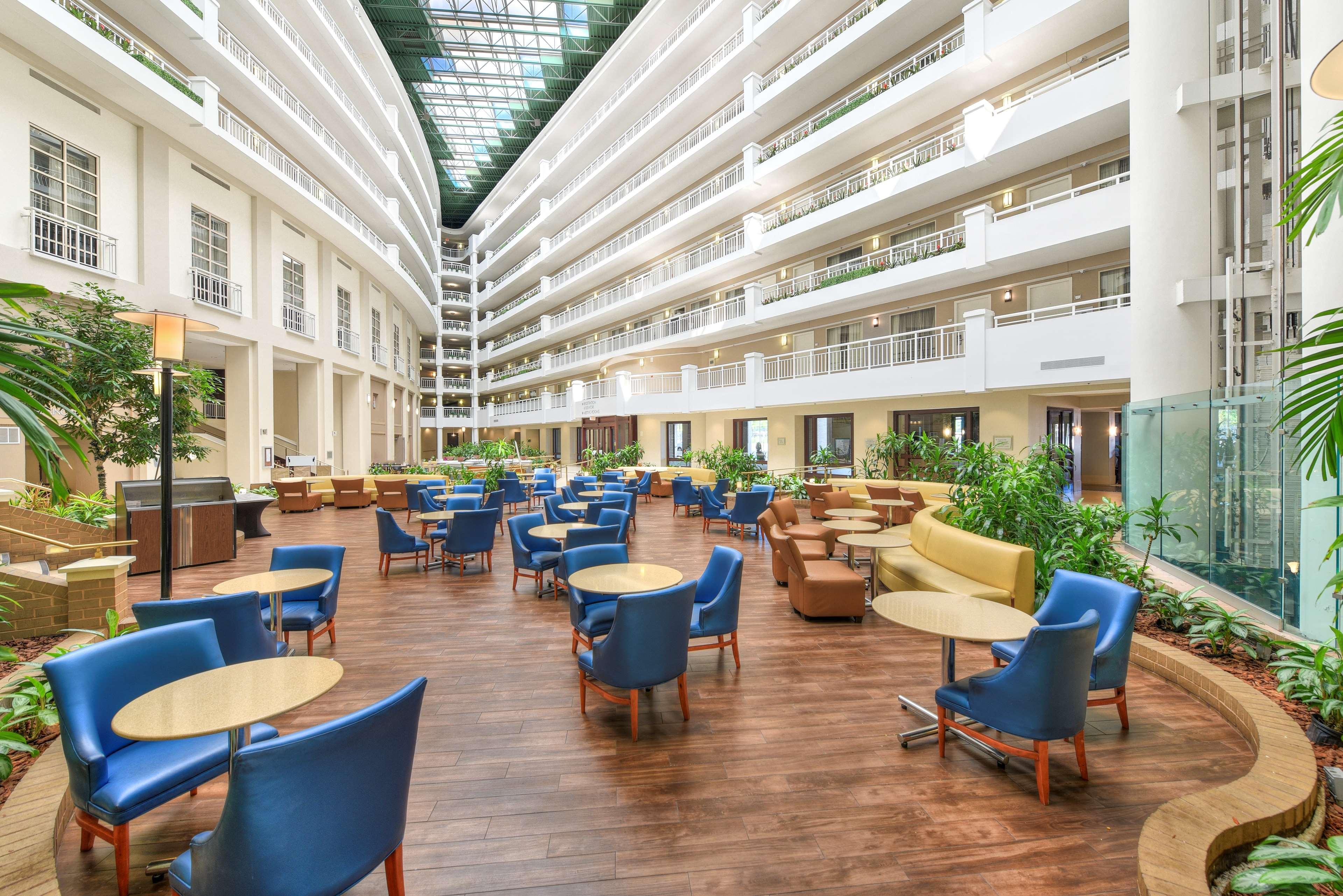 Embassy Suites By Hilton Alexandria Old Town Eksteriør bilde