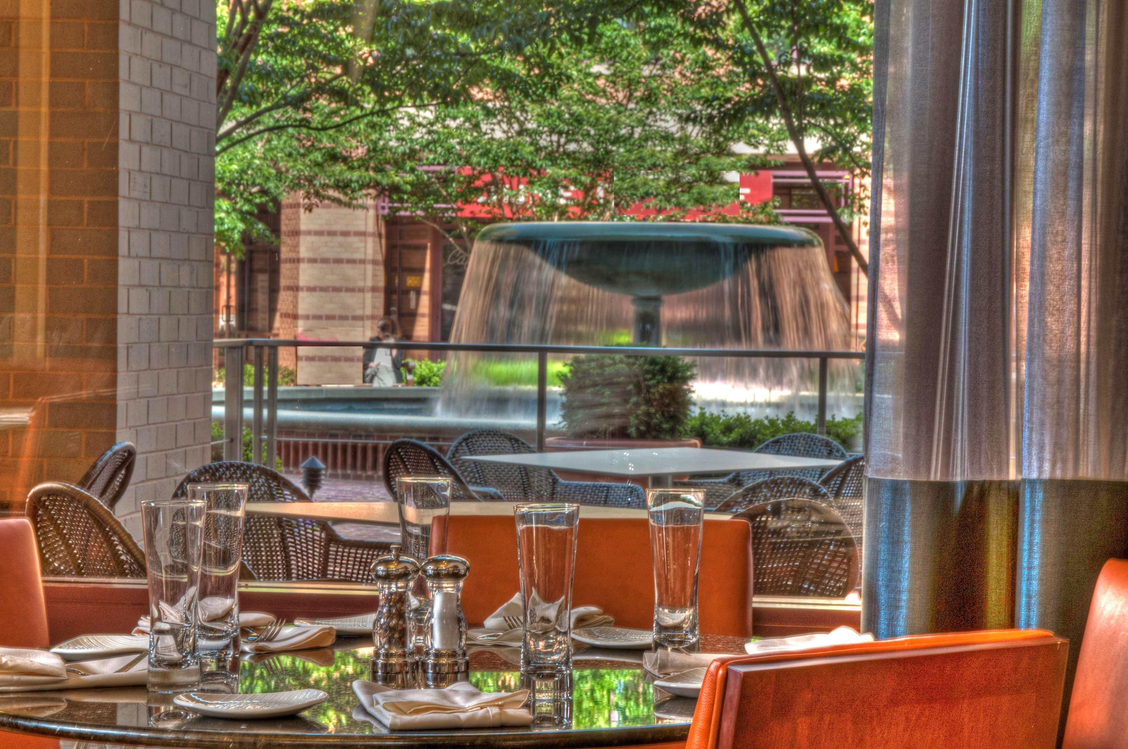 Embassy Suites By Hilton Alexandria Old Town Eksteriør bilde