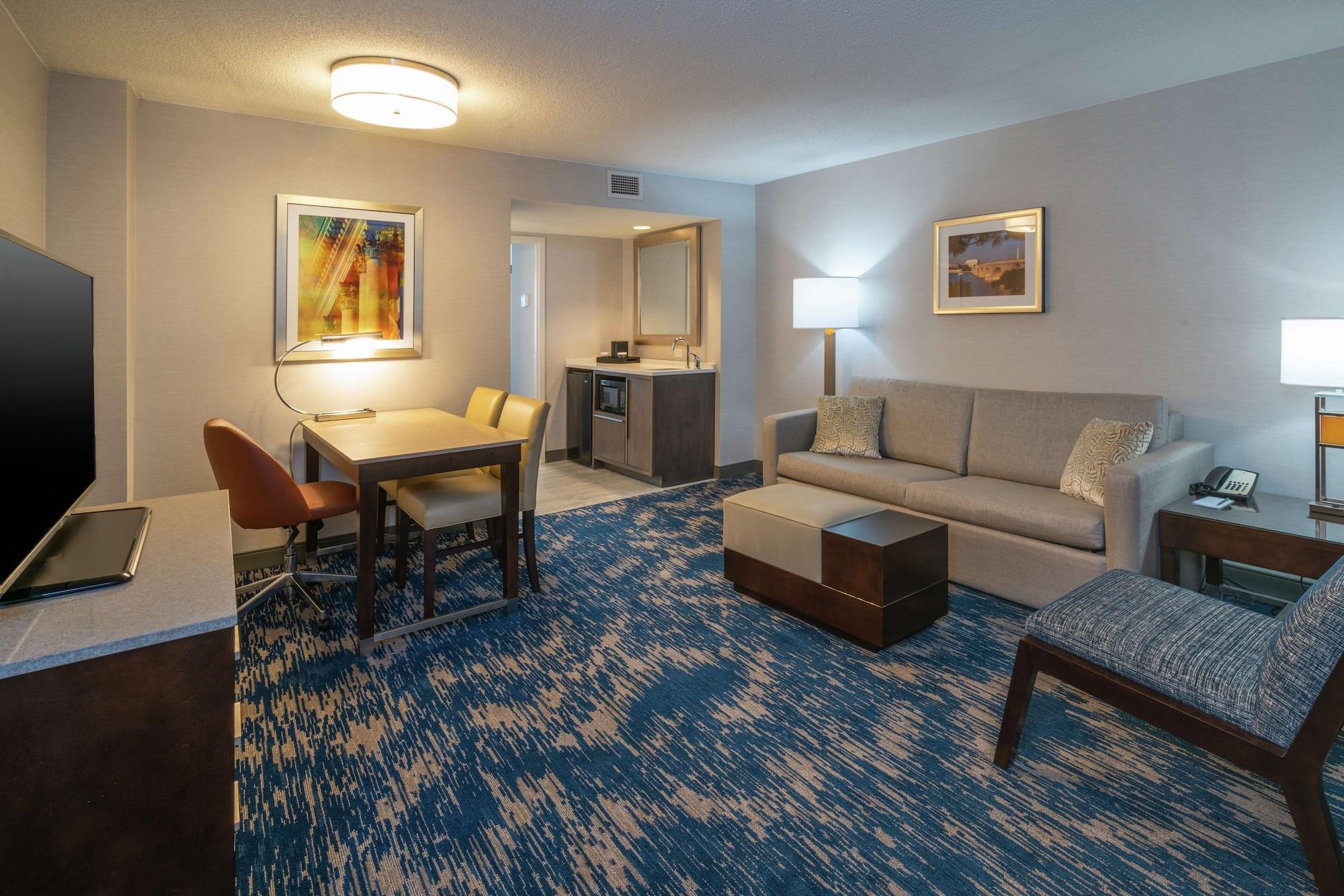 Embassy Suites By Hilton Alexandria Old Town Eksteriør bilde