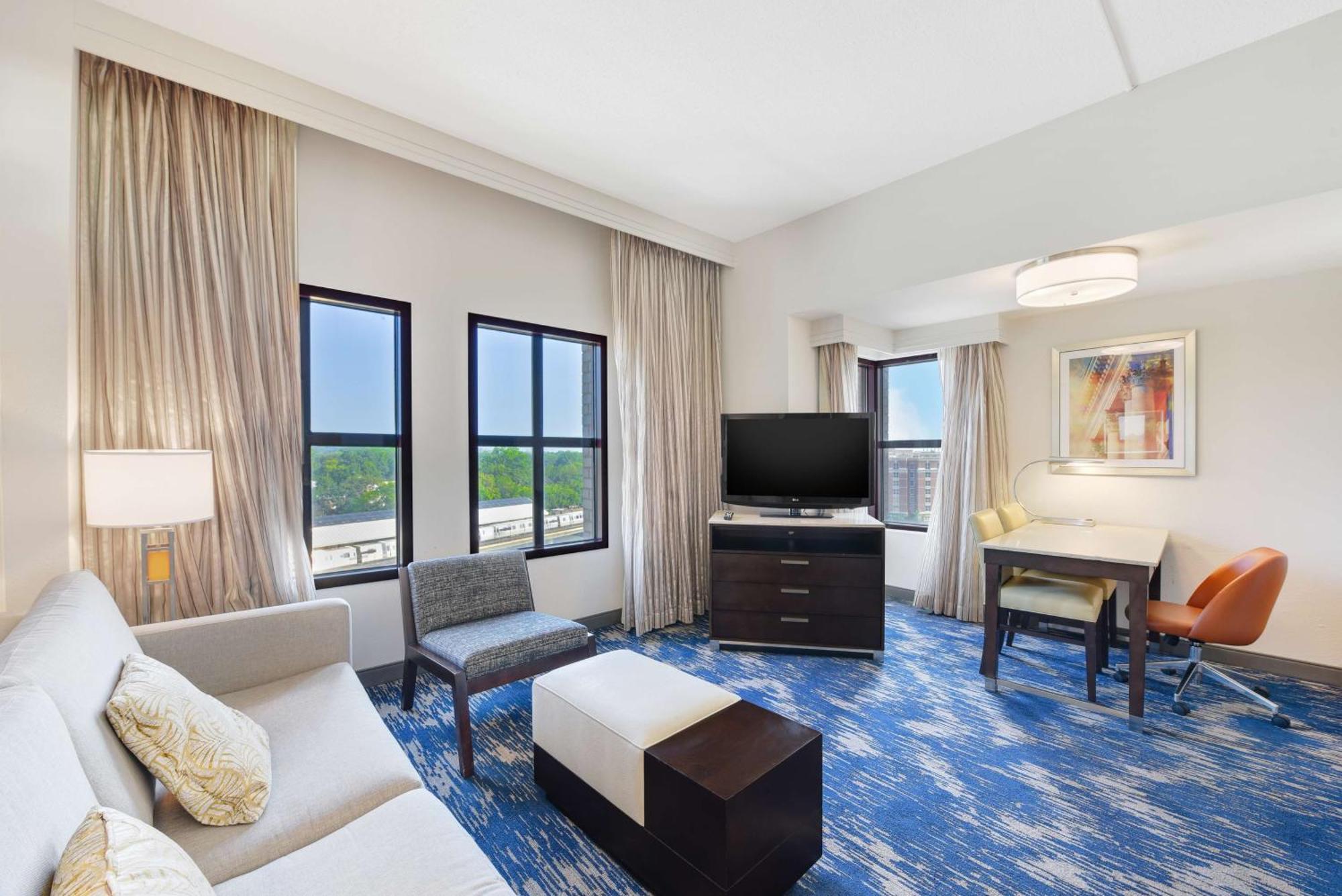 Embassy Suites By Hilton Alexandria Old Town Eksteriør bilde