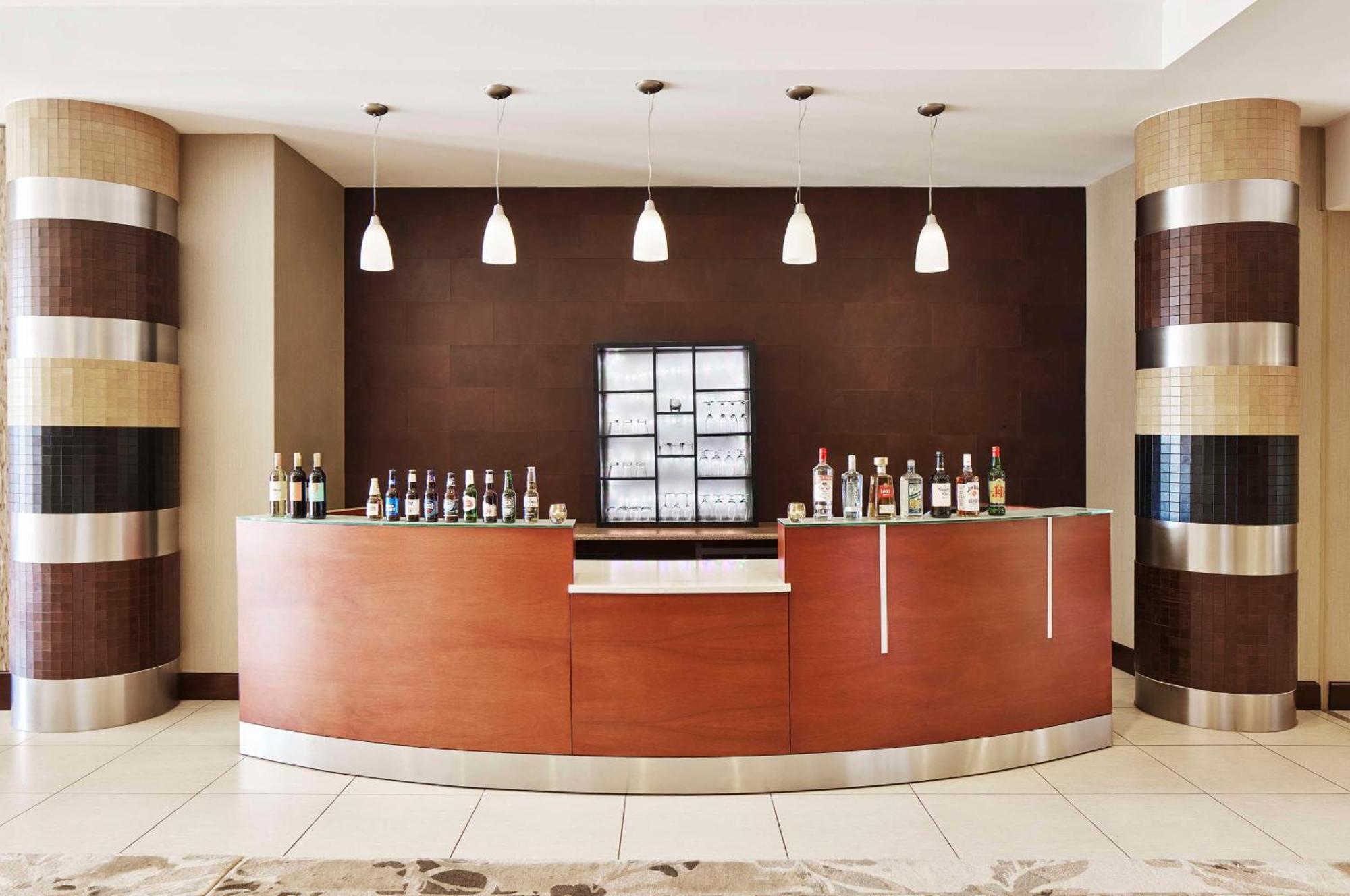 Embassy Suites By Hilton Alexandria Old Town Eksteriør bilde